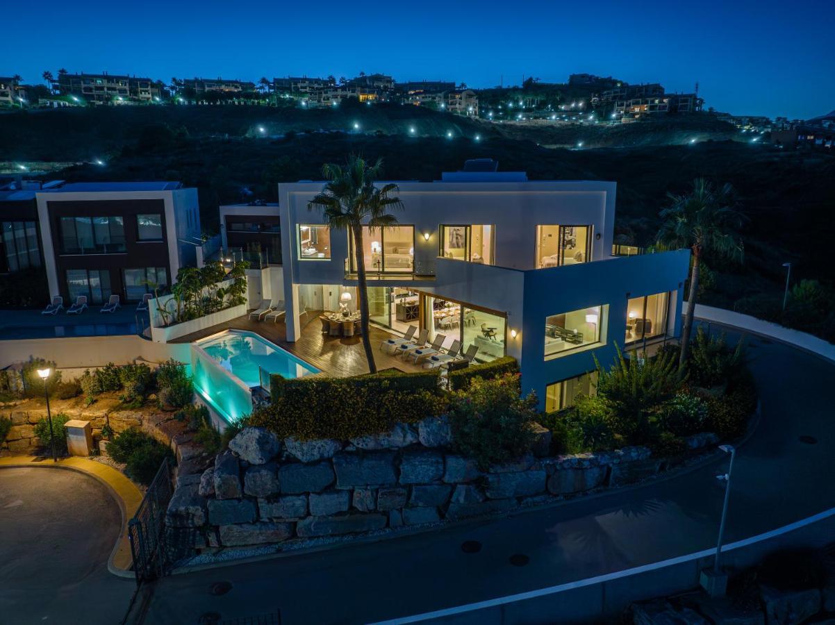 Vacation Marbella I Villa Paraiso The View, Infinity Heated Pool, Sea View, 24-7 Security, Golf Courses エステポナ エクステリア 写真